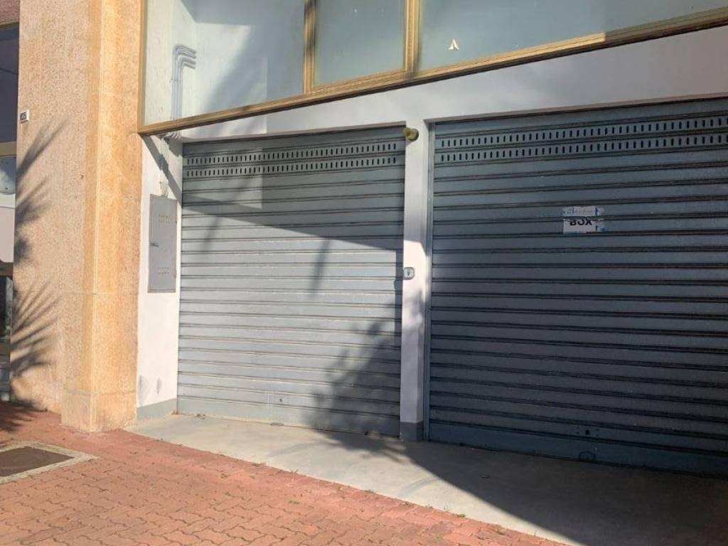 Box / garage a Genova in Via Giovanni Bettolo - Foto 2