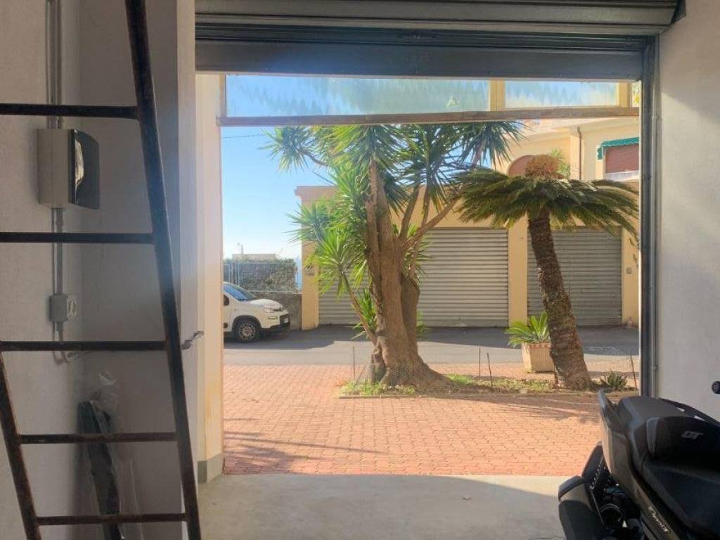 Box / garage a Genova in Via Giovanni Bettolo - Foto 5