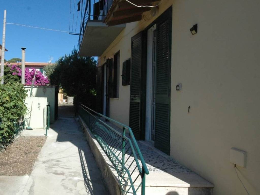 Appartamento a Porto azzurro in via Francesca romana, 1 - Foto 2