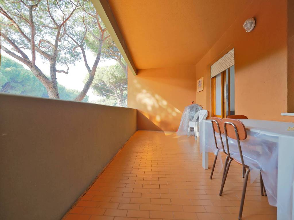 Appartamento a Comacchio in Viale Umberto Giordano, 9 - Foto 2