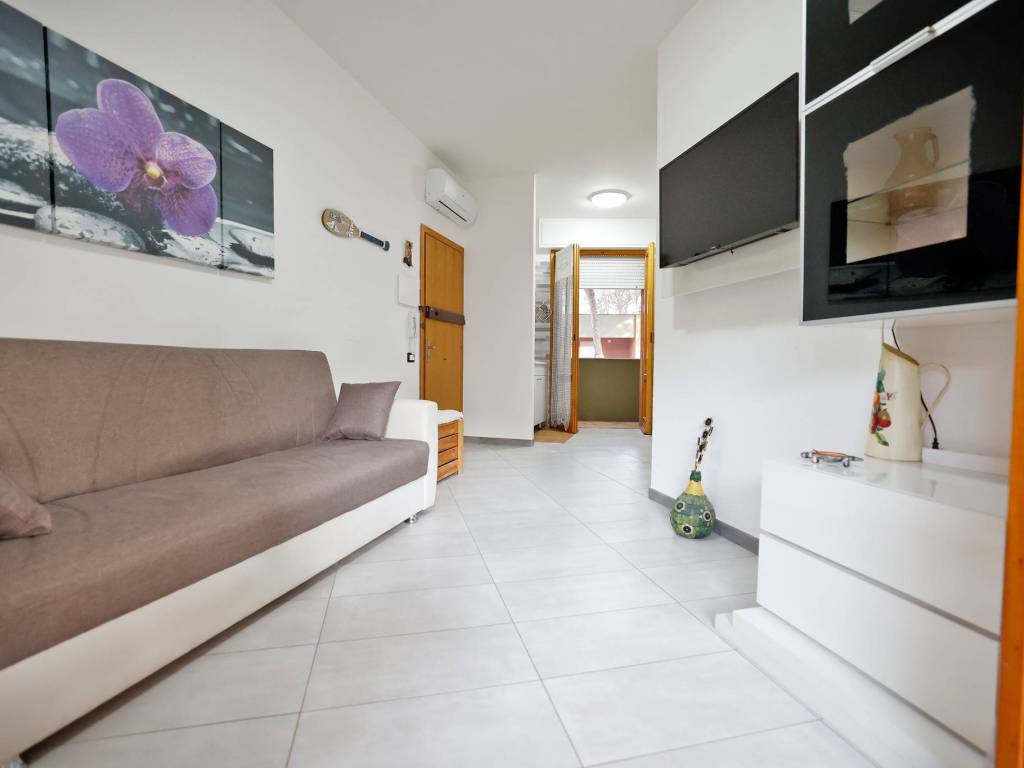 Appartamento a Comacchio in Viale Umberto Giordano, 9 - Foto 4