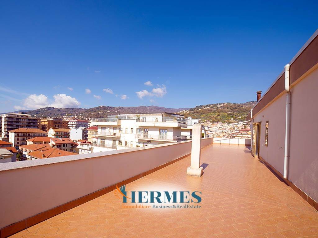 Attico / mansarda a Lamezia terme in Via Antonio Misiani - Foto 4