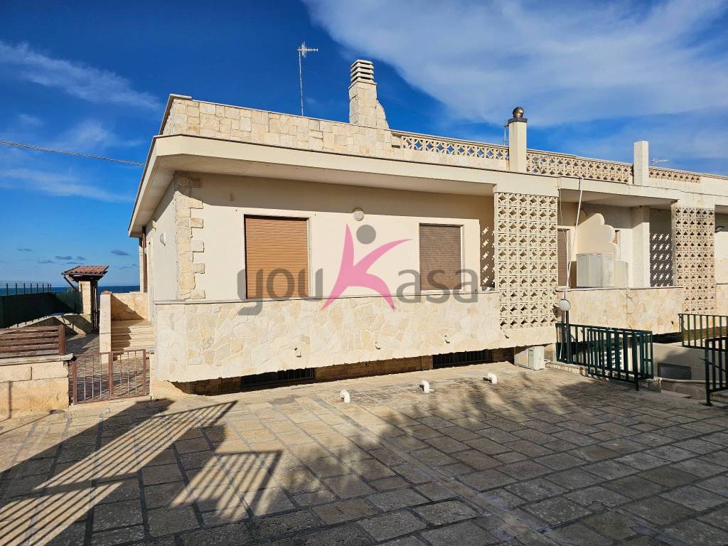 Villa a Mola di bari in Strada Statale 16 Adriatica, 63 - Foto 2