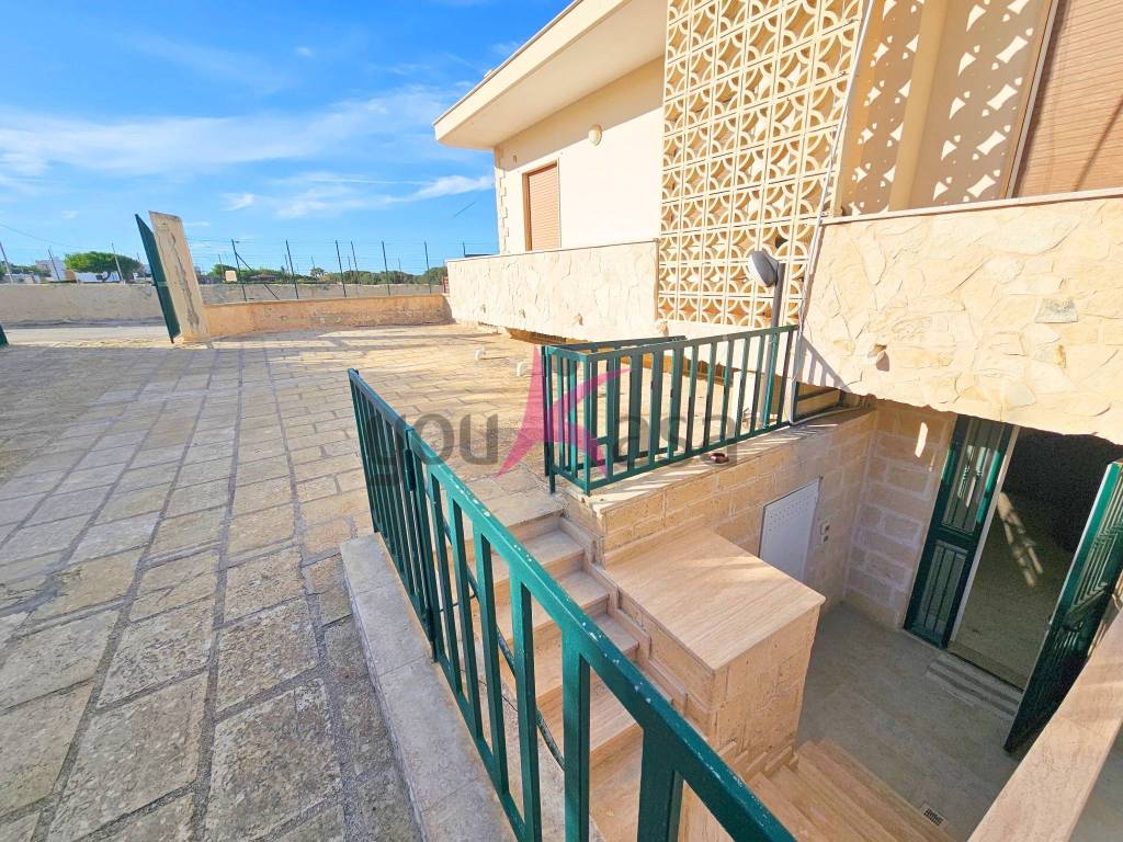 Villa a Mola di bari in Strada Statale 16 Adriatica, 63 - Foto 3