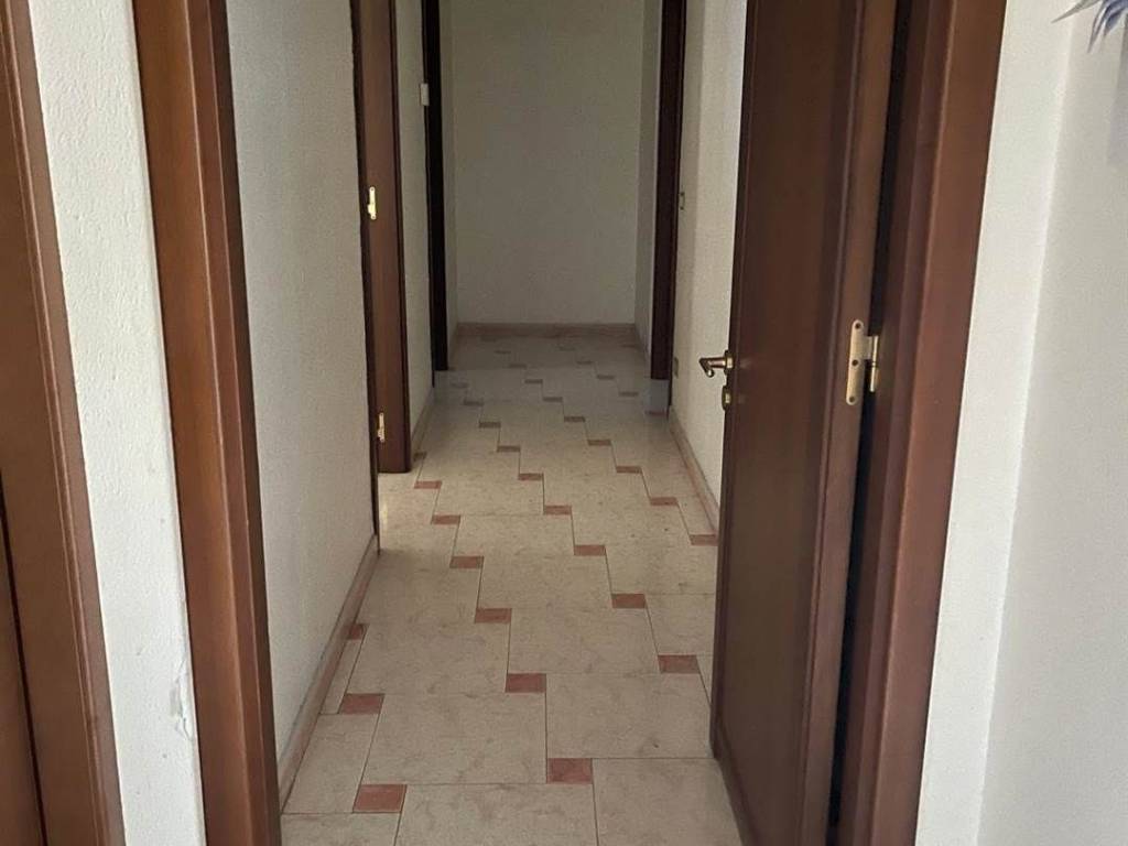 Appartamento a Taranto in VIA LAGO ALIMINI GRANDE, 12 - Foto 4
