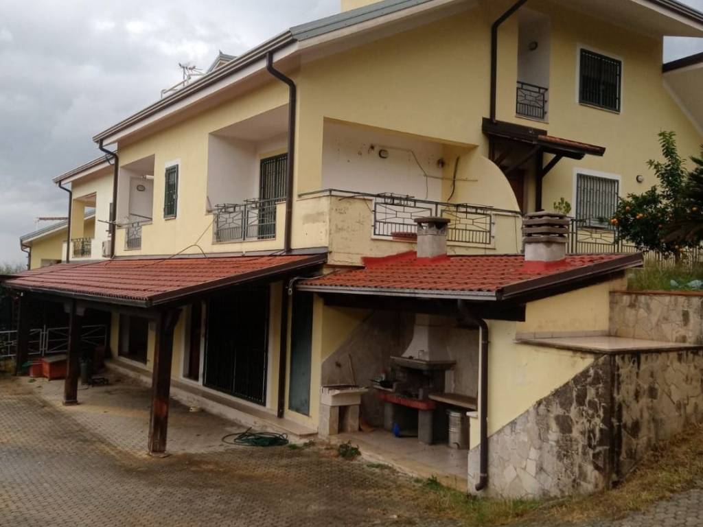 Villa a Rende in Via Raffaello Sanzio, 24 - Foto 3