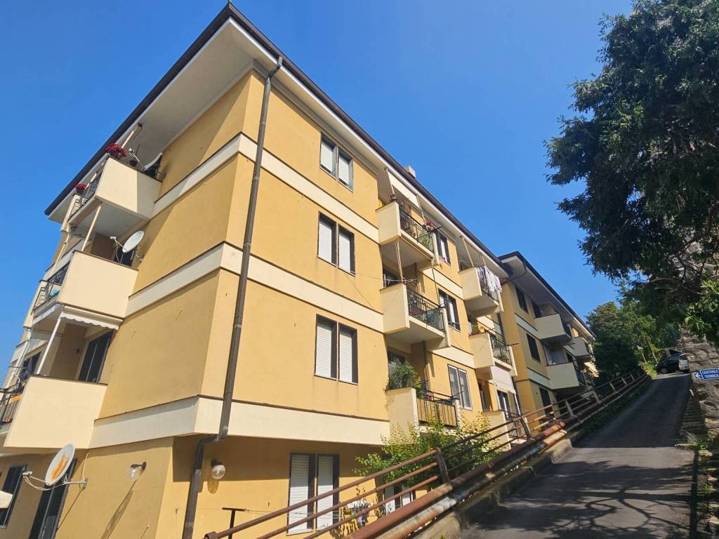 Appartamento a Genova in Via al Castellaccio, 105 - Foto 2