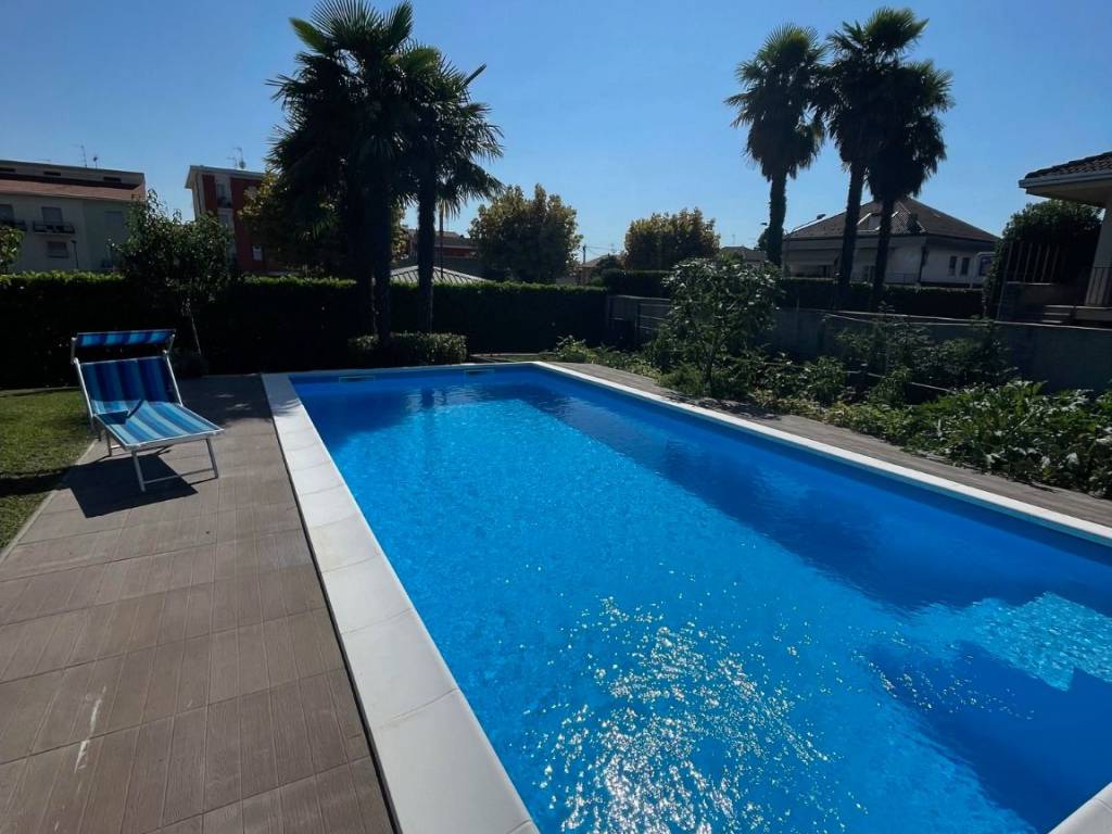 Villa a Varallo pombia in Via Privata Cesare Pavese - Foto 2