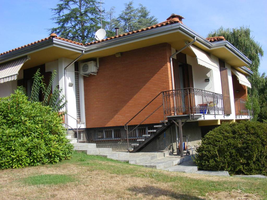Villa a Varallo pombia in Via Privata Cesare Pavese - Foto 4
