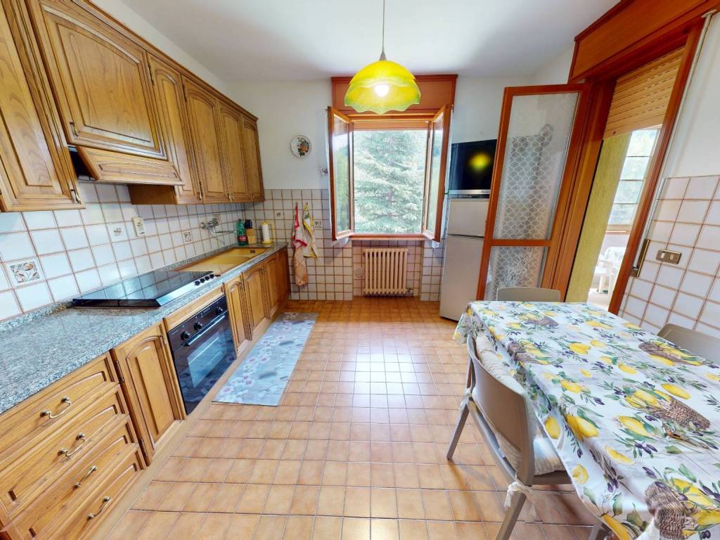 Appartamento a Borgo val di taro in Via Tullio Maestri - Foto 2