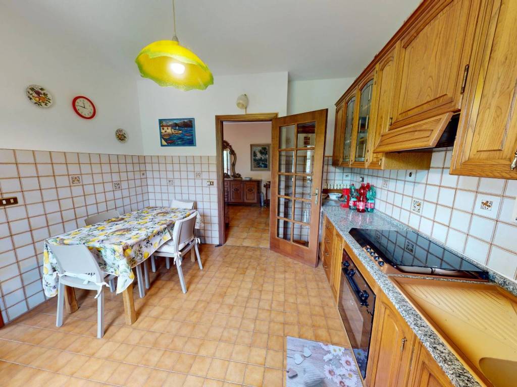 Appartamento a Borgo val di taro in Via Tullio Maestri - Foto 3