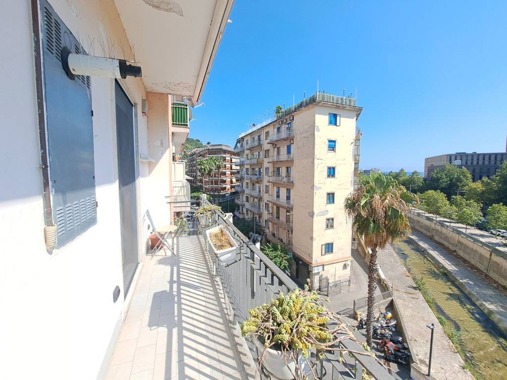 Appartamento a Salerno in Via Cacciatori dell'Irno - Foto 3