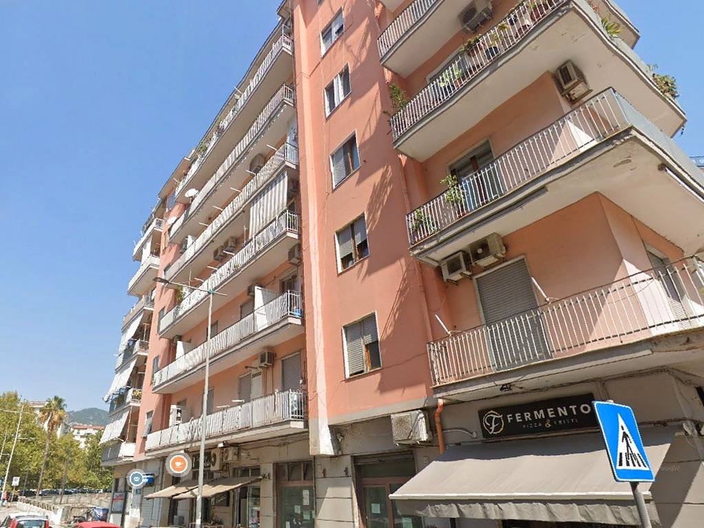 Appartamento a Salerno in Via Cacciatori dell'Irno - Foto 4