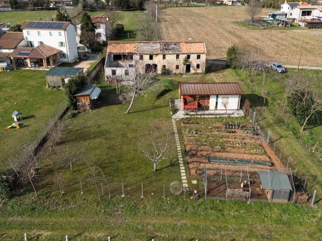 Rustico / casale a Montebelluna in Via Corone, 12 - Foto 2