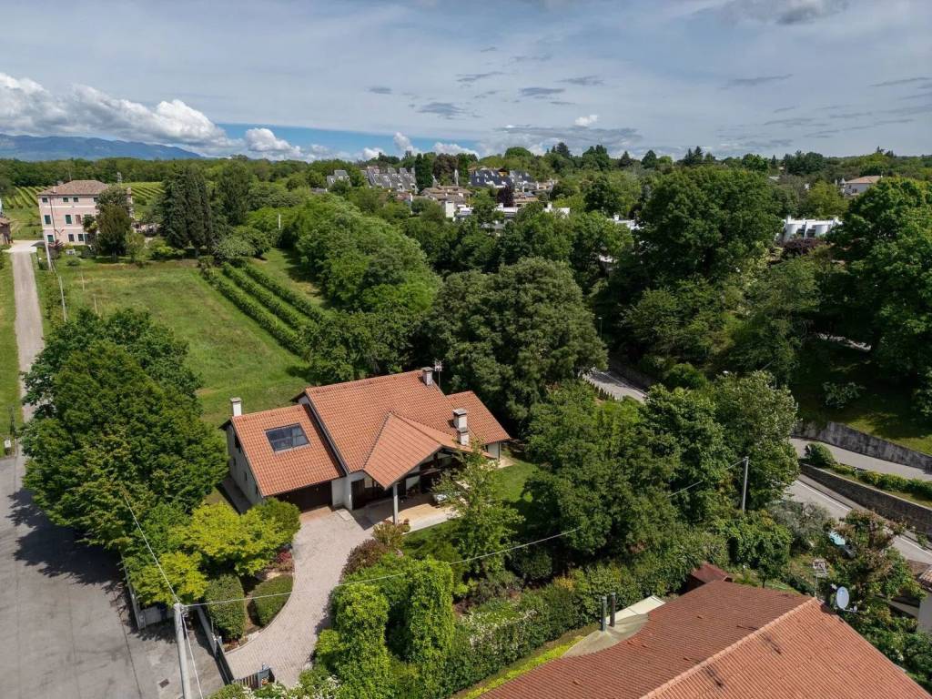 Villa a Montebelluna in Via Monte Fontana Secca, 18 - Foto 3