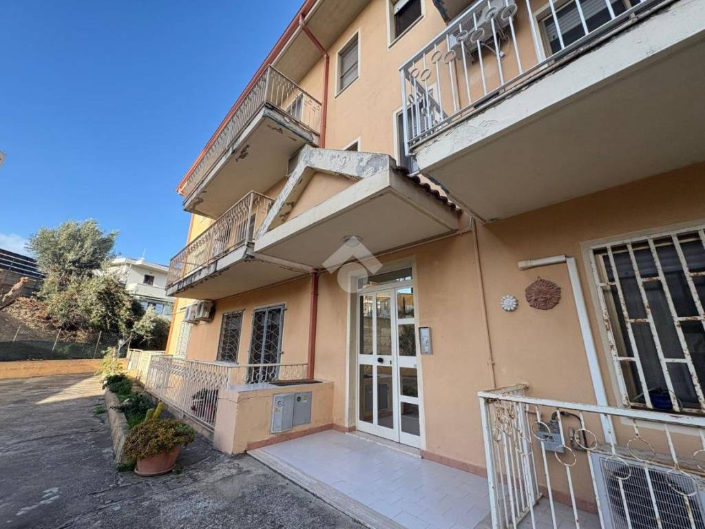 Appartamento a Catanzaro in Viale Crotone Trav VIII, 8 - Foto 2