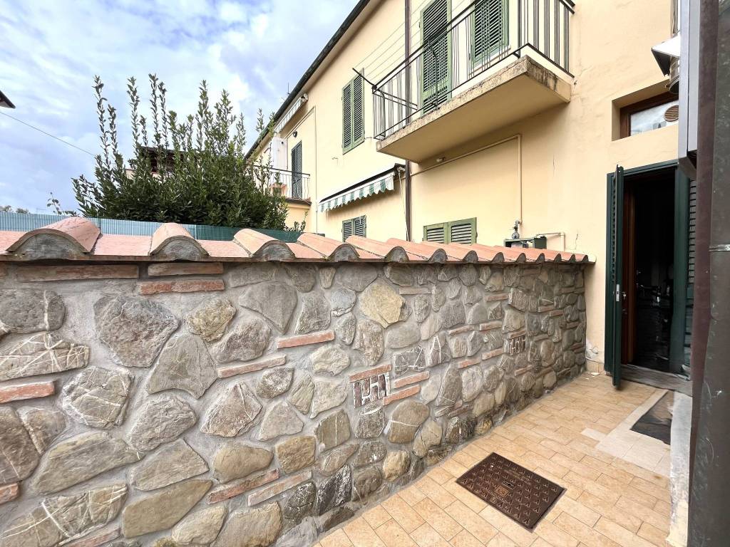 Appartamento a Pontedera in Via Enrico De Nicola - Foto 4