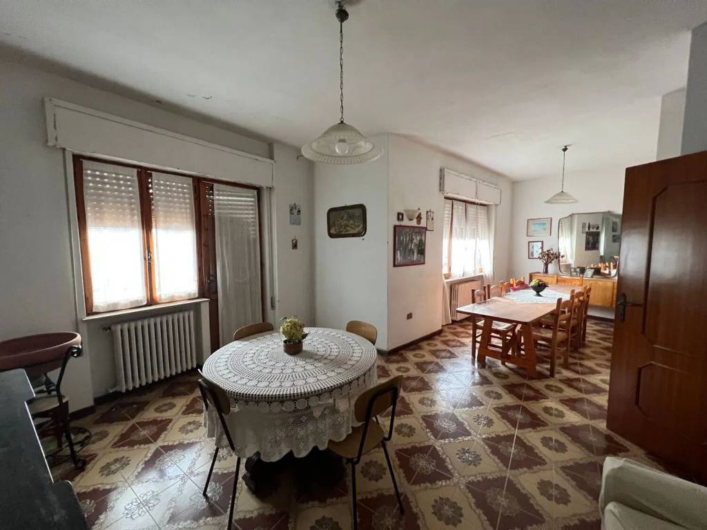 Appartamento a Uta in Piazza G. Garibaldi, 19 - Foto 2