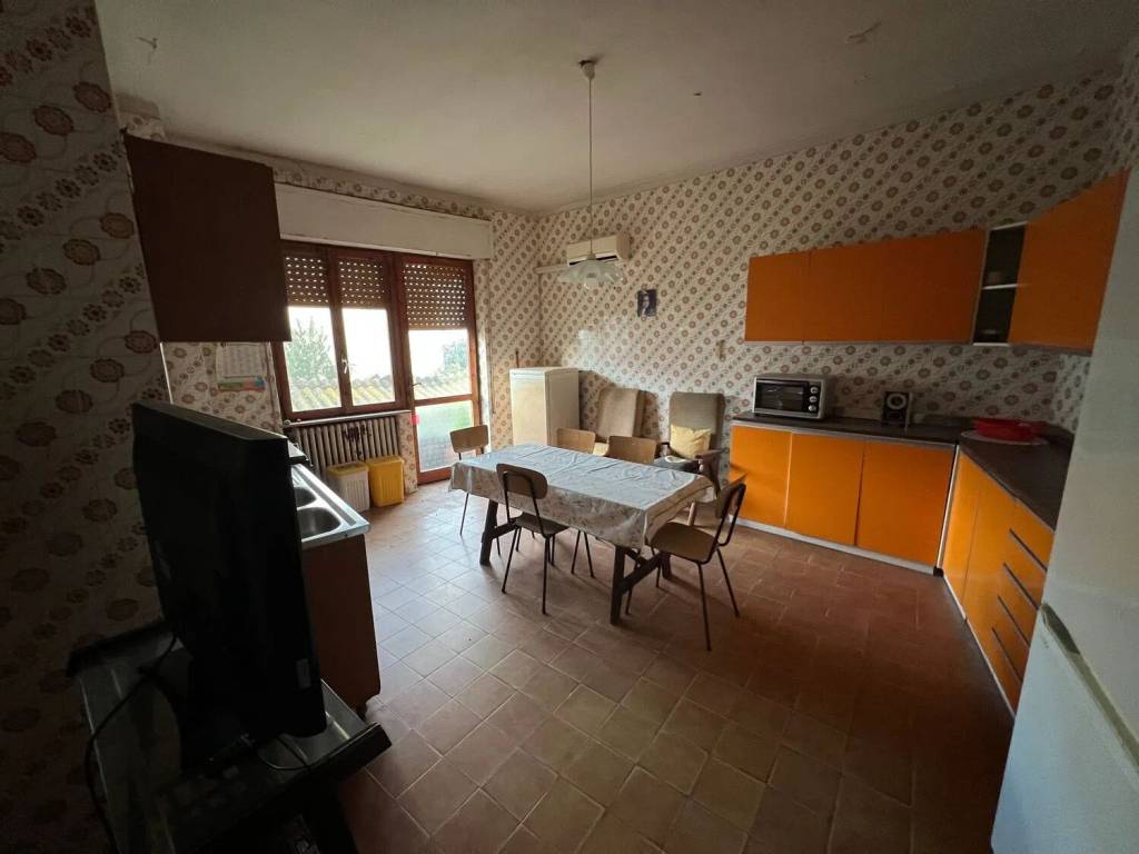 Appartamento a Uta in Piazza G. Garibaldi, 19 - Foto 4