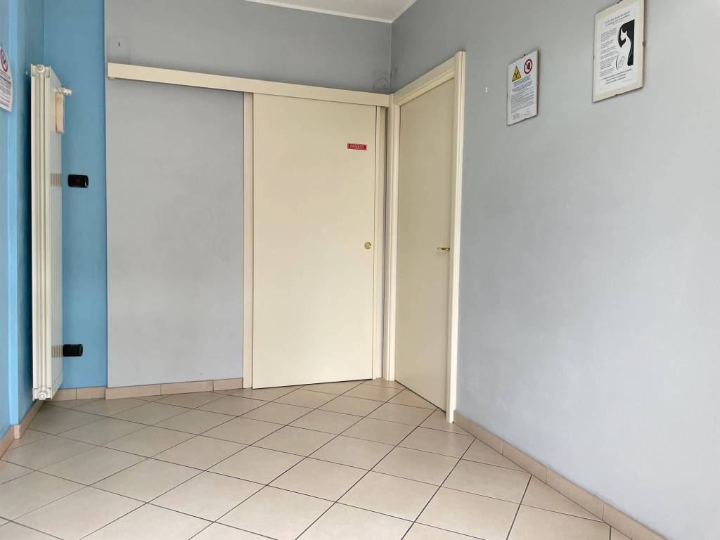 Appartamento a Bareggio in Piazza Camillo Benso di Cavour, 8 - Foto 4
