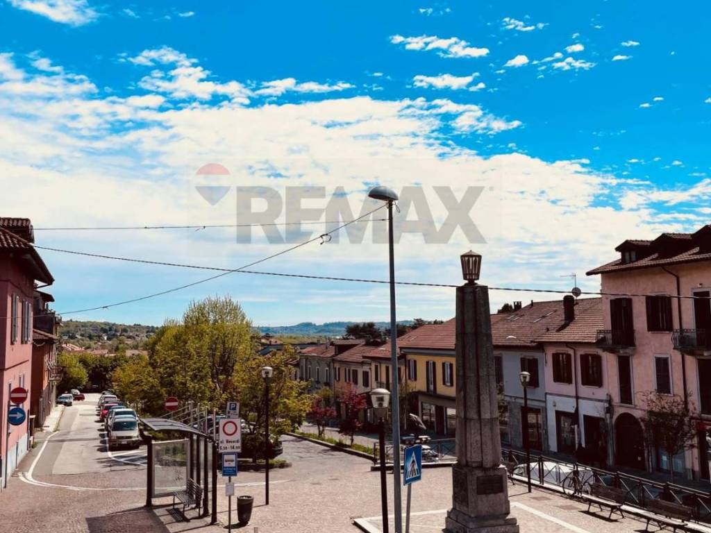 Appartamento a Gavirate in Via Aldo Mazza, 1 - Foto 2