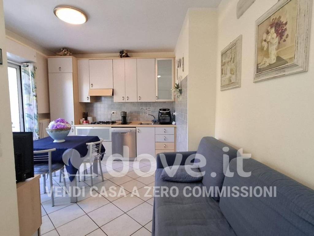 Appartamento a Riccione in Viale G. Mameli, 19 - Foto 2