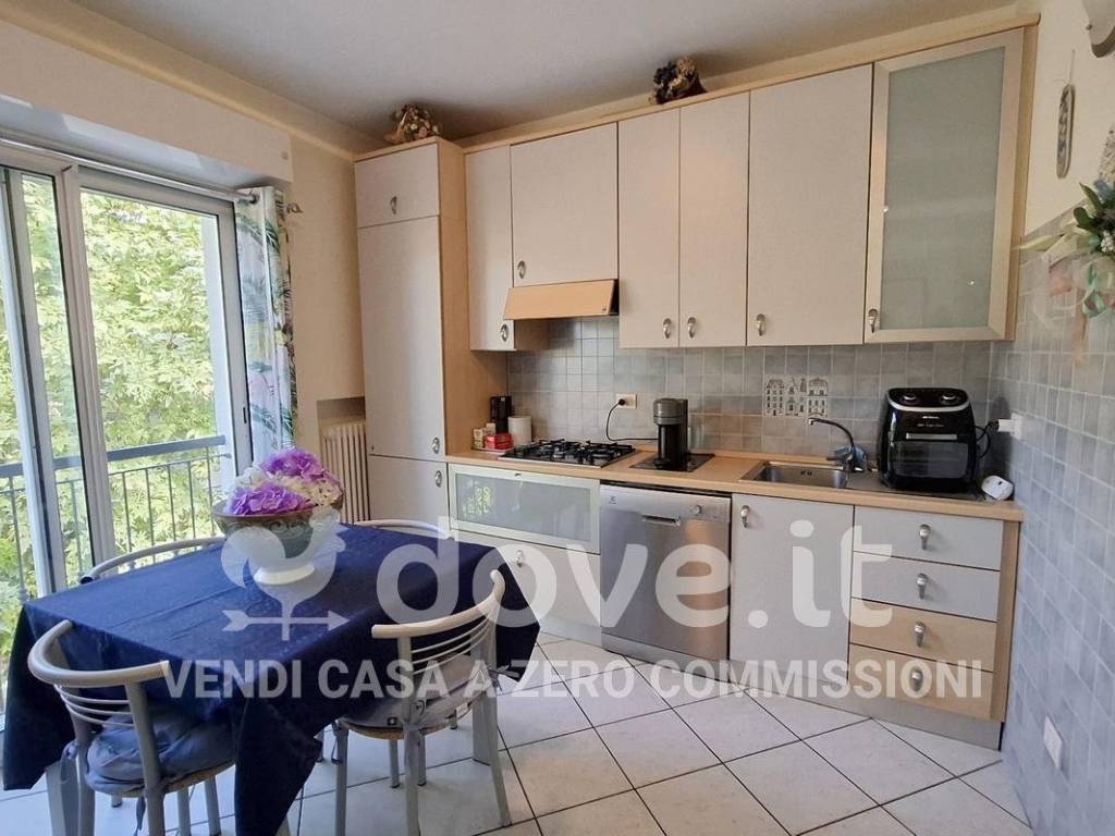Appartamento a Riccione in Viale G. Mameli, 19 - Foto 5