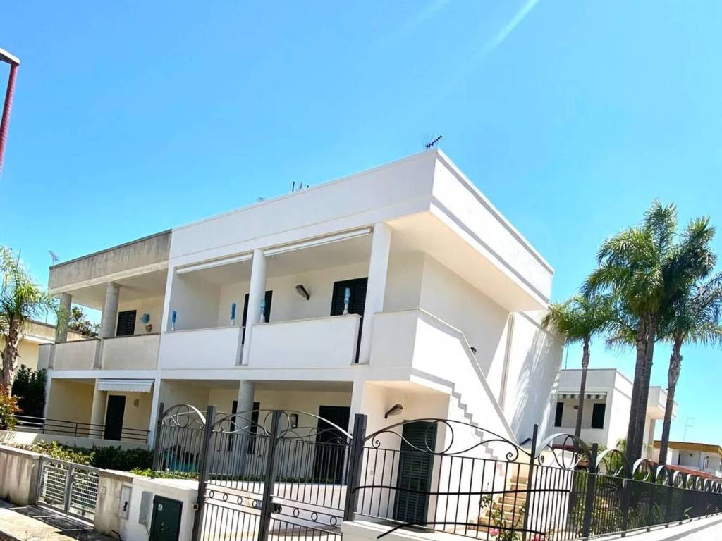 Villa a Melendugno in Via Renato Rascel - Foto 2