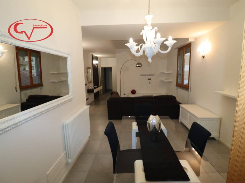 Appartamento a Montevarchi in Viale Armando Diaz - Foto 2