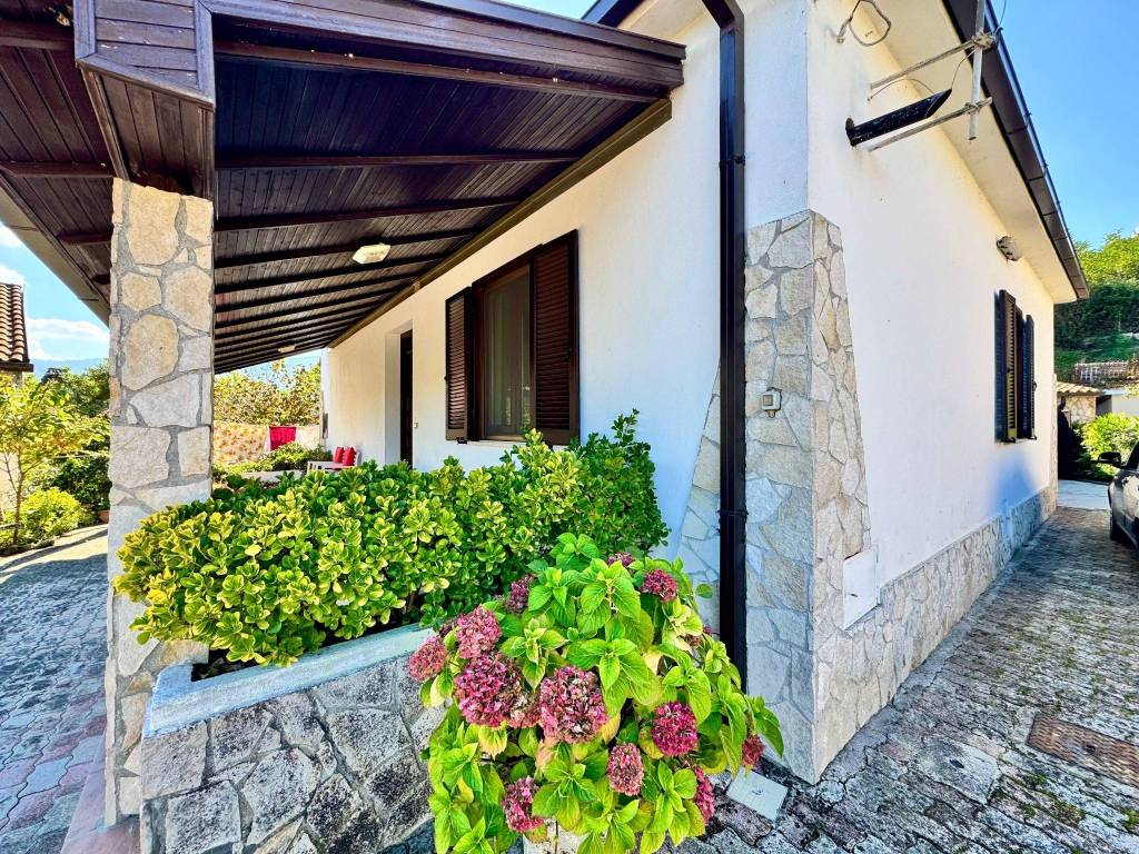 Villa a Ceccano in Via Colle San Sebastiano - Foto 2