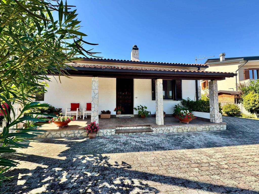 Villa a Ceccano in Via Colle San Sebastiano - Foto 4