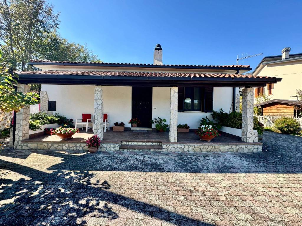 Villa a Ceccano in Via Colle San Sebastiano - Foto 5