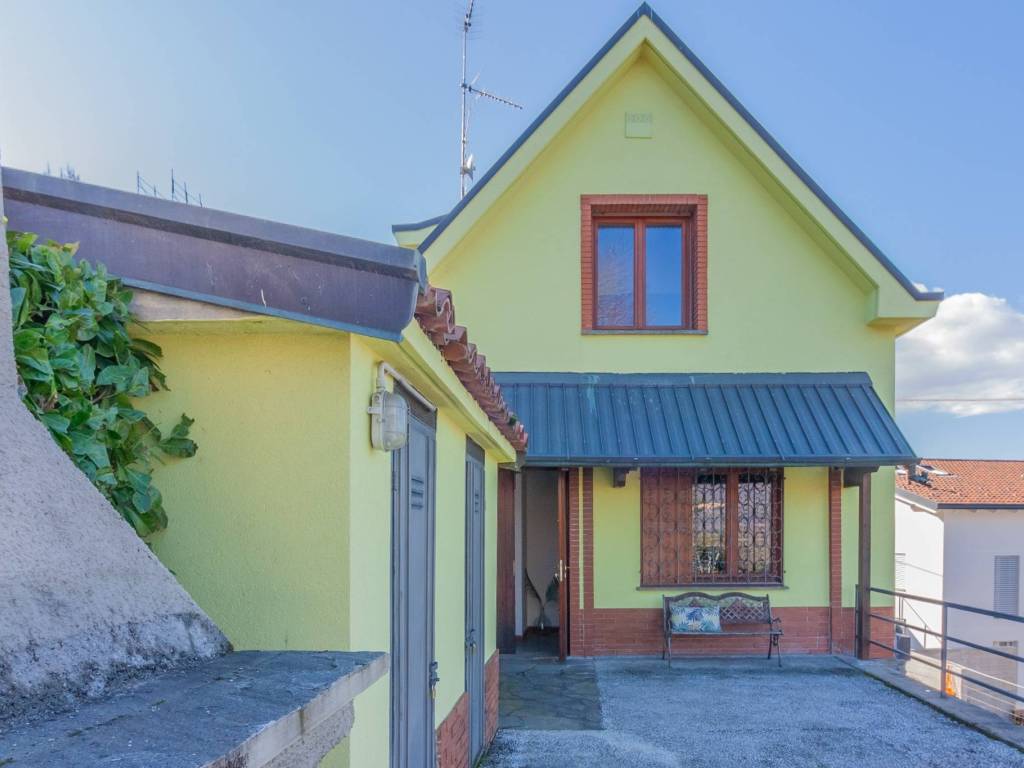 Villa a Oggiono in Via per Galbiate, 33 - Foto 4