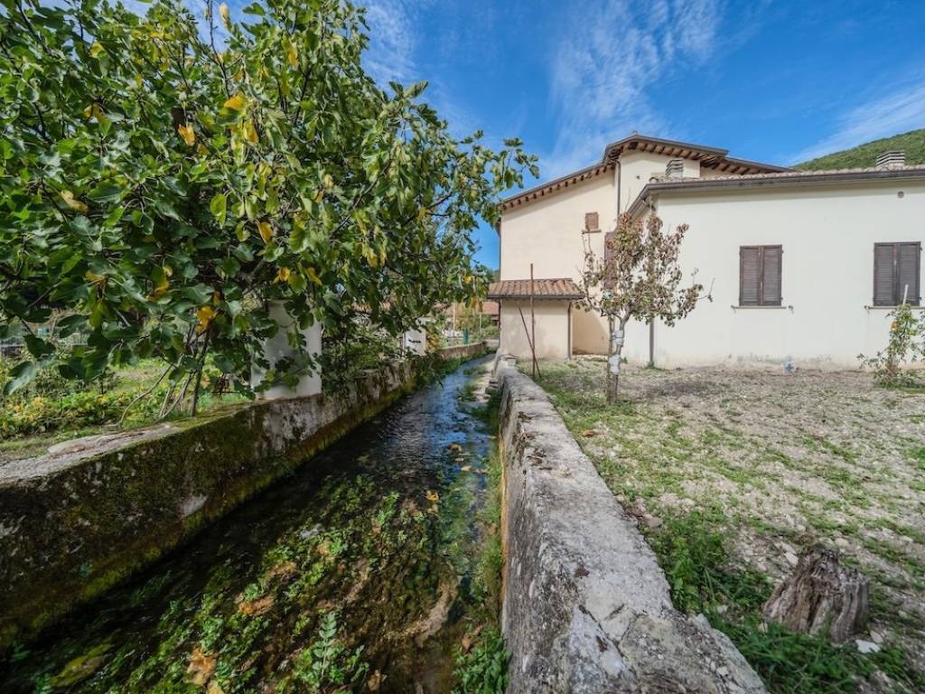 Casa indipendente a Nocera umbra in Località Bagnara - Foto 2