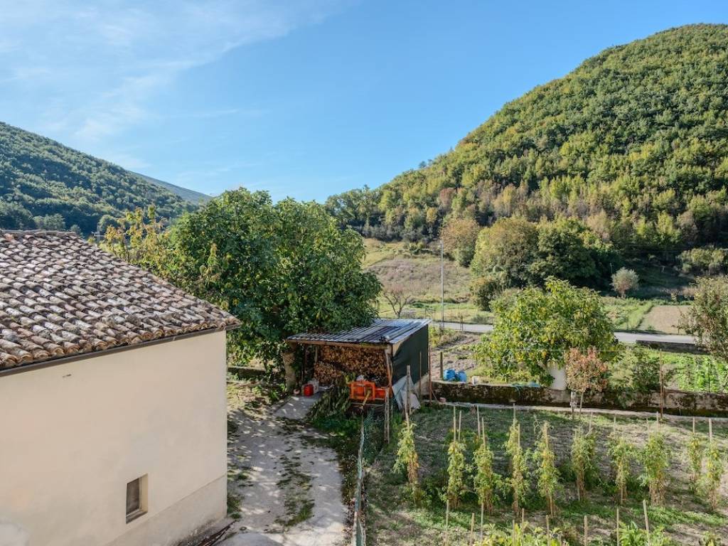 Casa indipendente a Nocera umbra in Località Bagnara - Foto 3