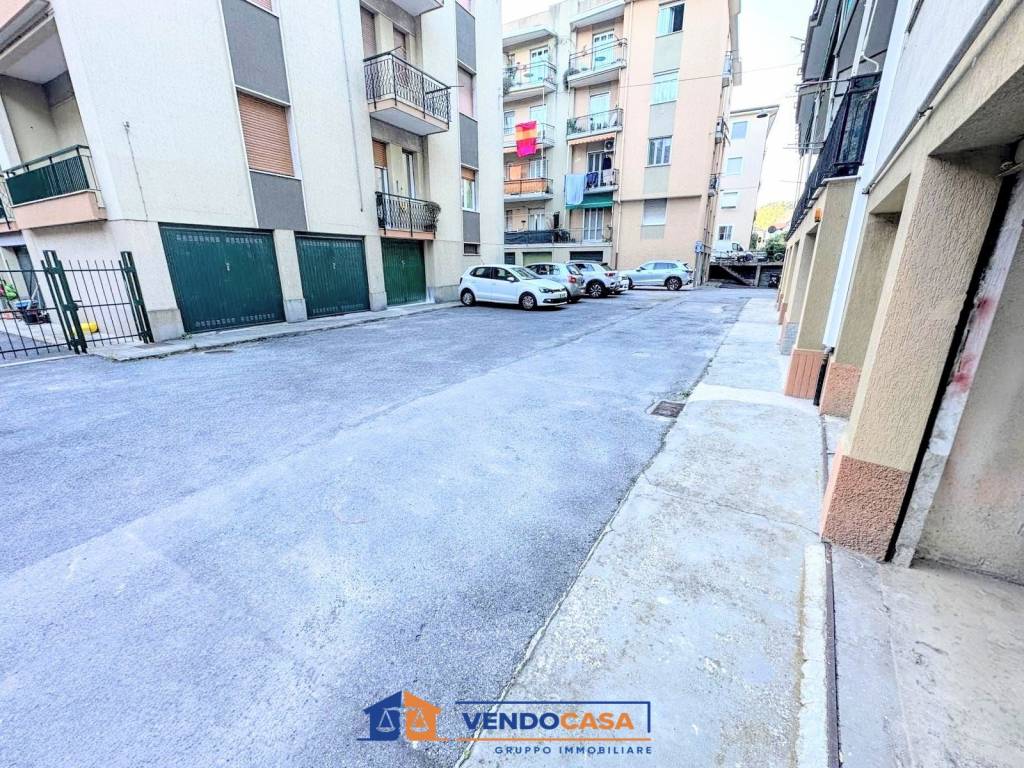 Box / garage a Finale ligure in Via Domenico Brunenghi - Foto 4