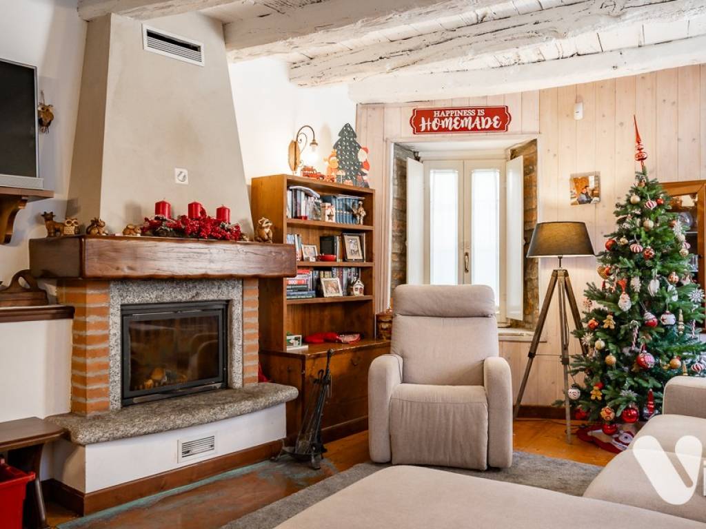 Casa indipendente a Colle brianza in Via Cesare Cantù, 19 - Foto 4