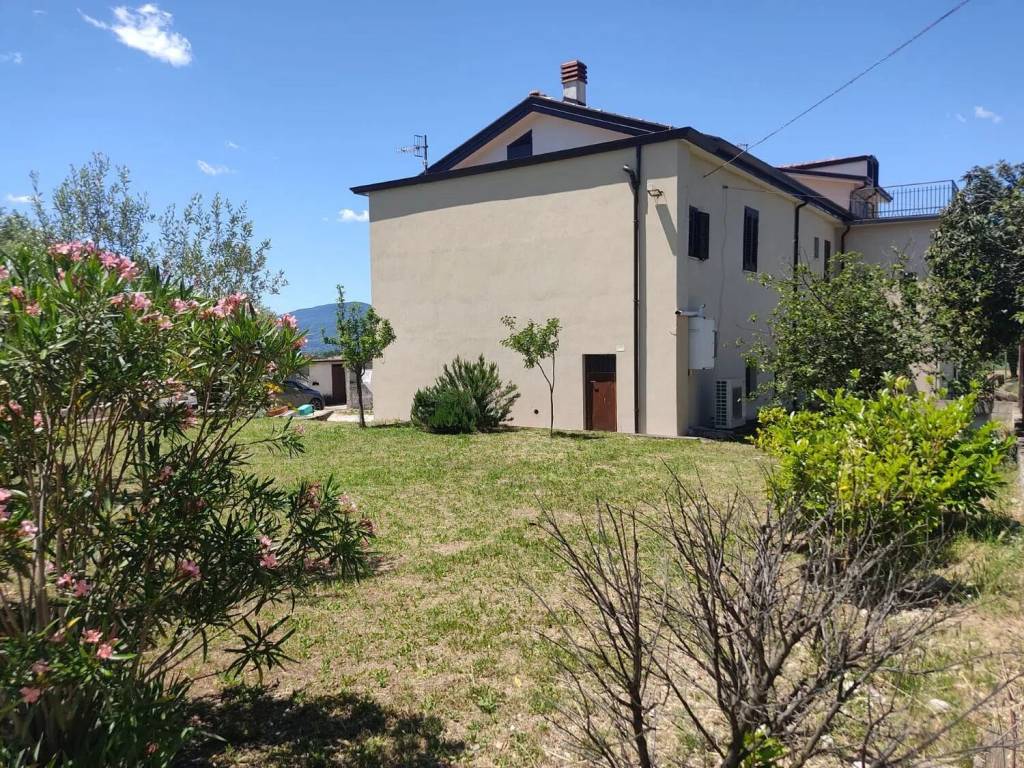 Villa a Piedimonte matese in Strada Della Pesca - Foto 4