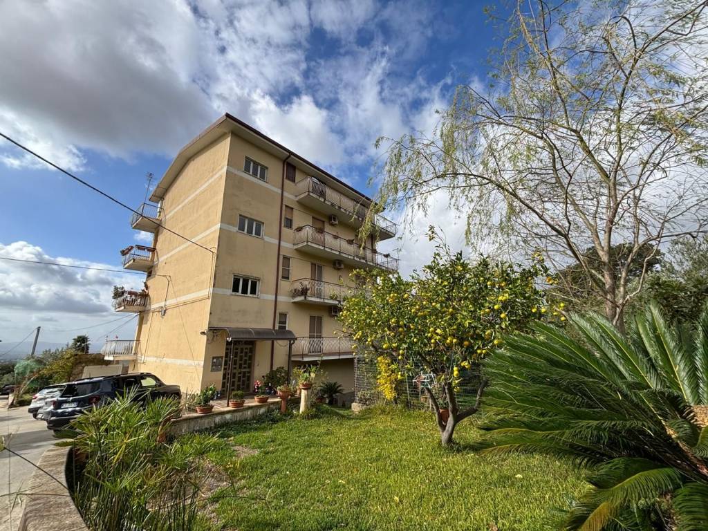 Appartamento a Lamezia terme in Contrada Quattrocchi - Foto 3