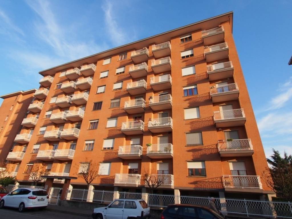 Appartamento a Orbassano in Via Vincenzo Monti, 19 - Foto 2
