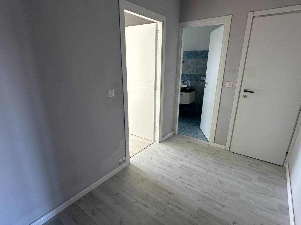 Appartamento a Orbassano in Via Vincenzo Monti, 19 - Foto 4