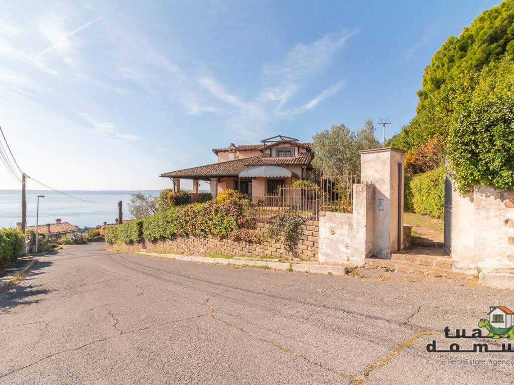 Villa a Trevignano romano in Via Vigna Rosa, 61 - Foto 2