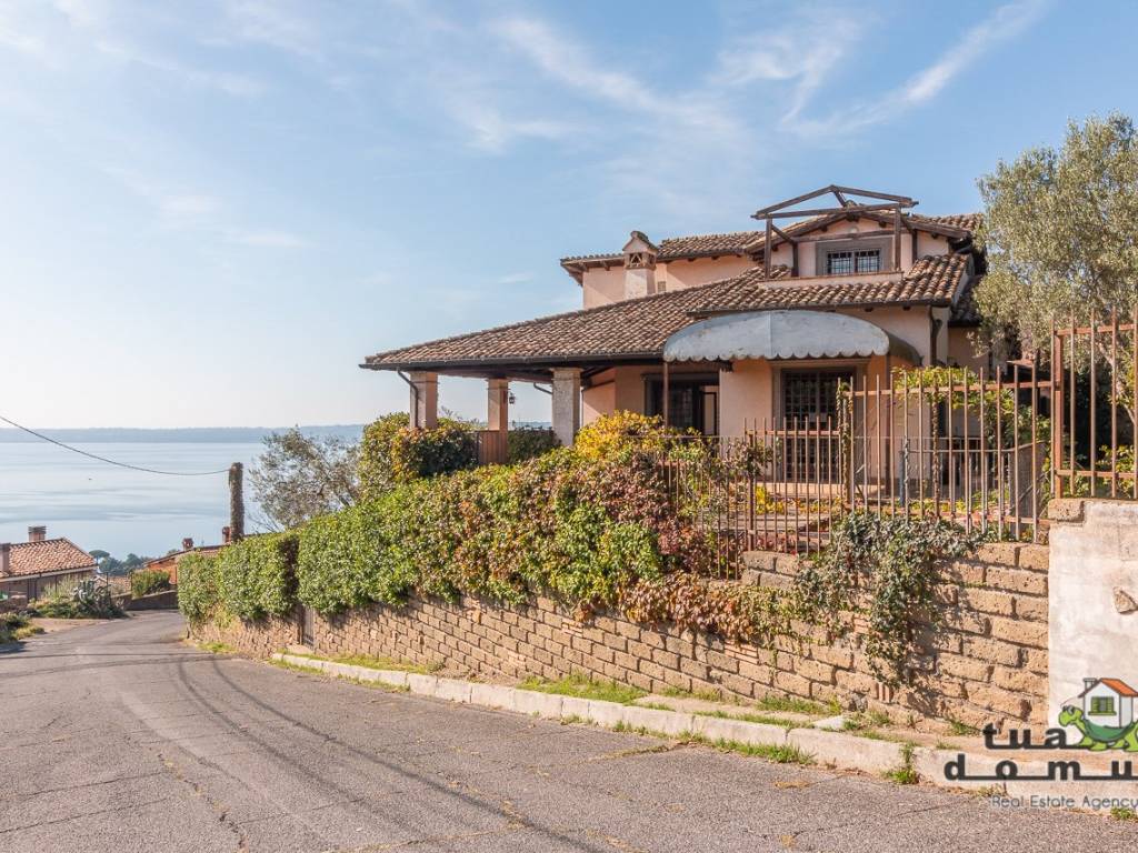 Villa a Trevignano romano in Via Vigna Rosa, 61 - Foto 3