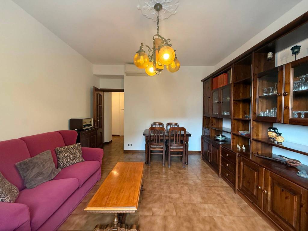 Appartamento a Lecco in Via Tonio da Belledo, 111 - Foto 2