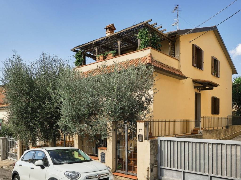 Casa indipendente a Prato in Via della Macine, 15 - Foto 4