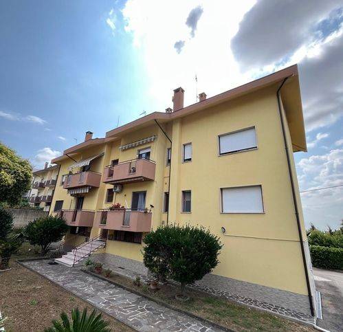 Appartamento a San salvo in Via Cesare De Titta 47 - Foto 2