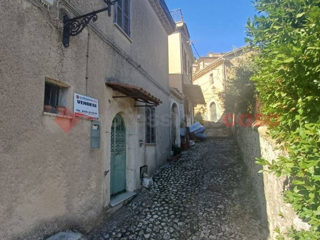 Appartamento a Rocca d'arce in VIA SANTA MARIA DELLO STINGONE, 8 - Foto 3