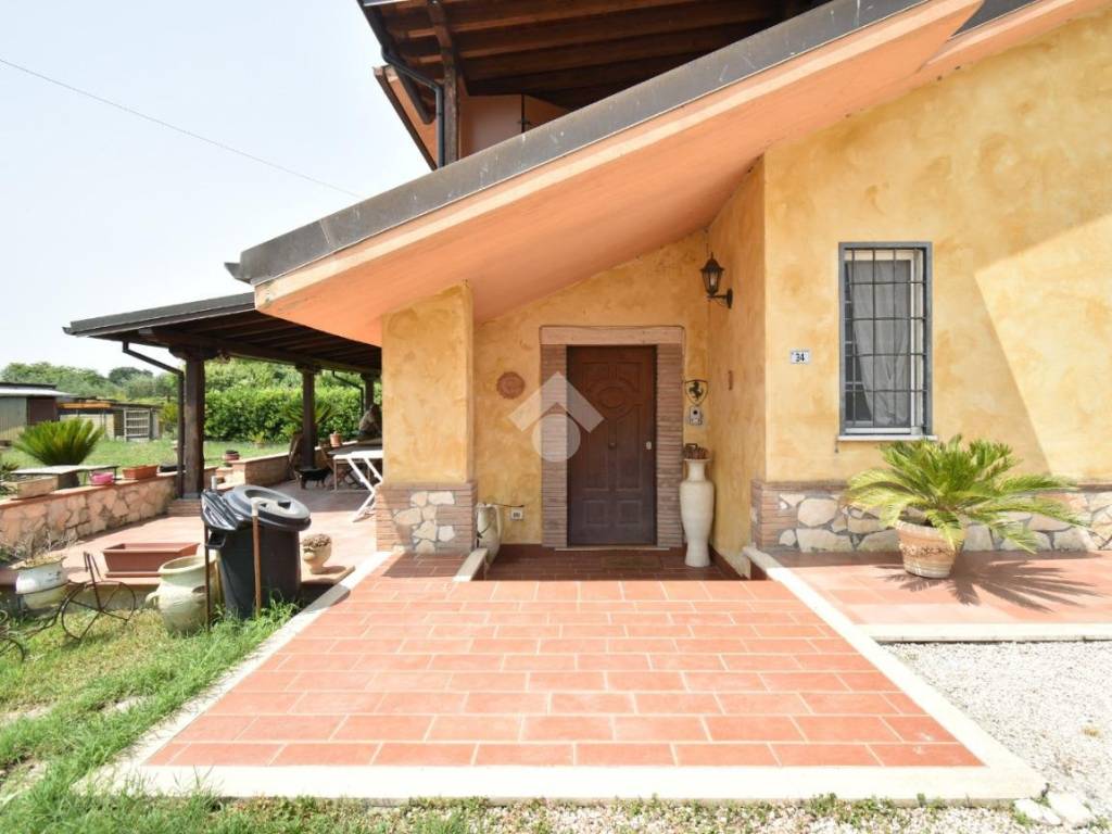 Villa a Sermoneta in Via del Murillo, 34 - Foto 2