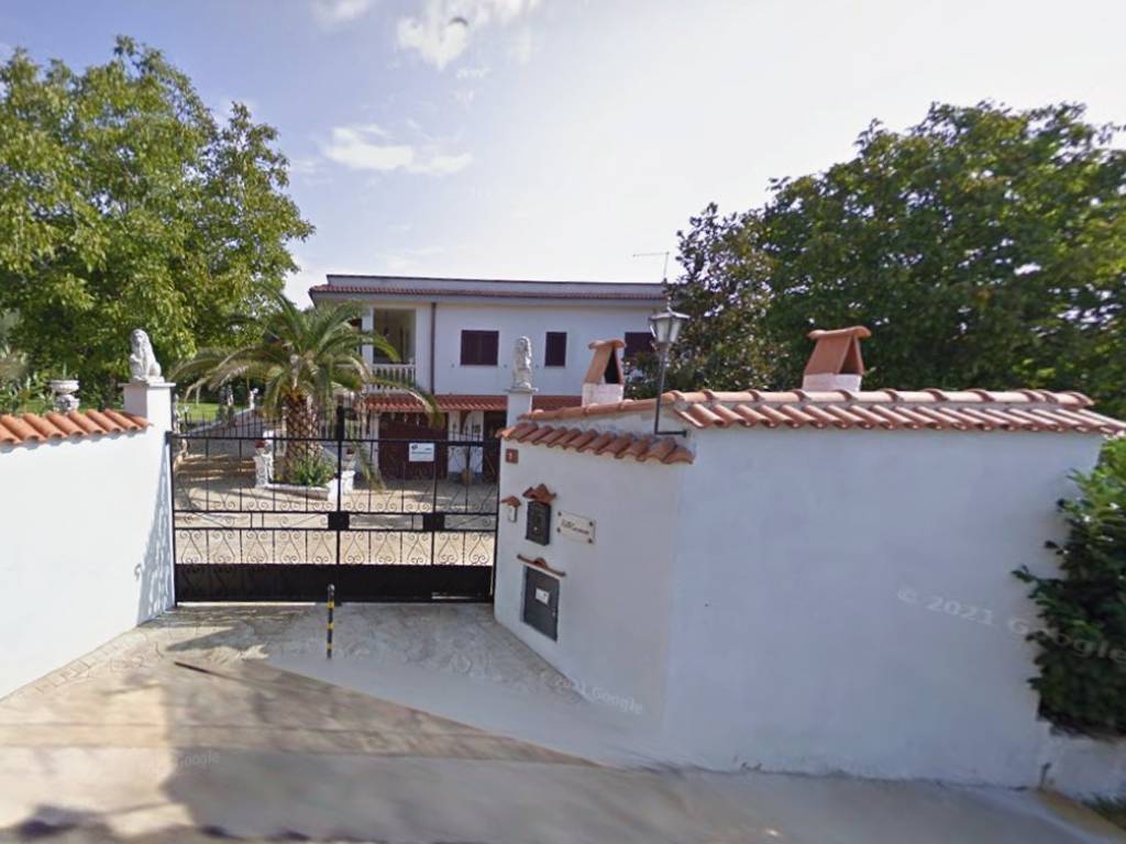 Villa a Aprilia in VIA SPLUGA, 1 - Foto 3