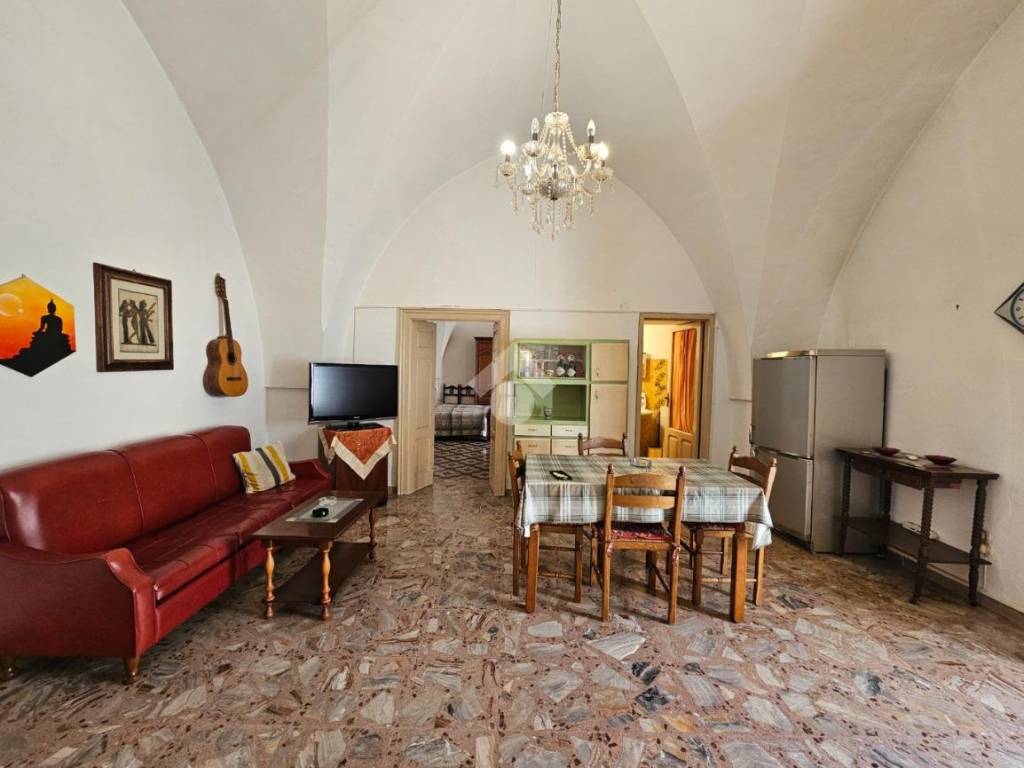 Casa indipendente a Ceglie messapica in Corso Giuseppe Garibaldi, 38 - Foto 3